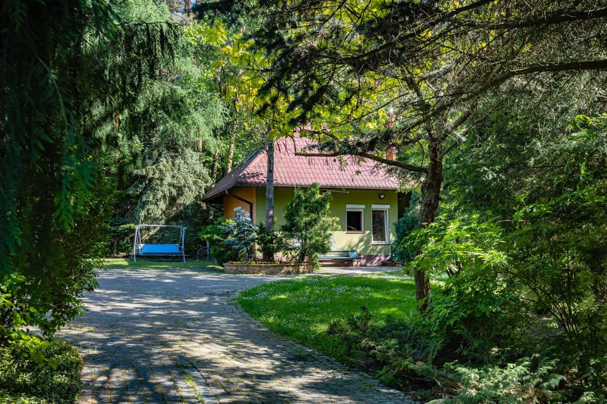 Dom Nad Stawem Villa Rakszawa Exterior photo